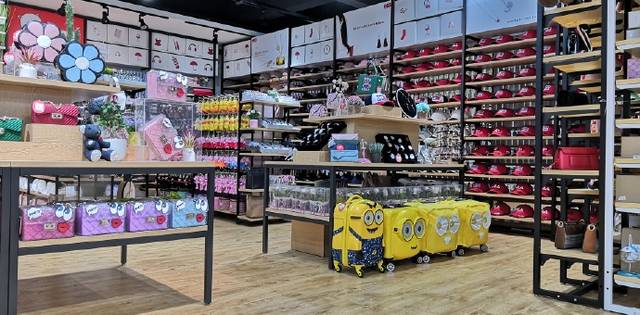 义乌小商品店创业指南 百货赛道的机会与经营全解析